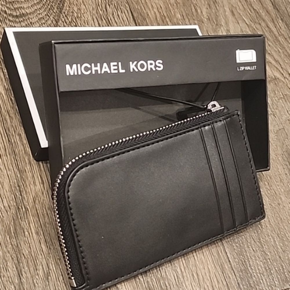 Michael Kors Leather L- Zip Wallet - Picture 8 of 8